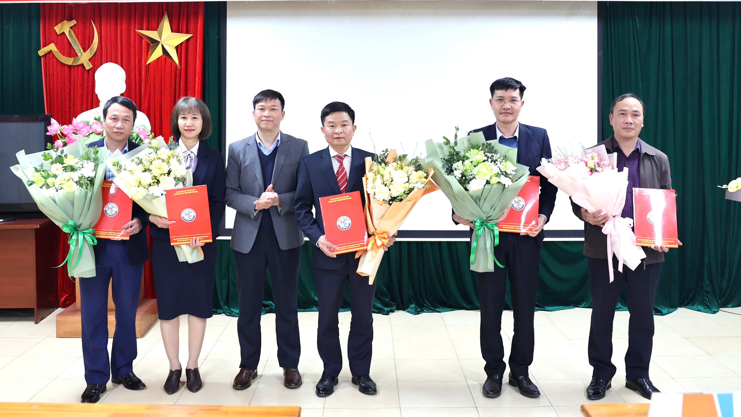 Công bố Quyết định thành lập Chi bộ và bổ nhiệm lãnh đạo Trung tâm Khoa học công nghệ và Chuyển đổi số Bắc Ninh